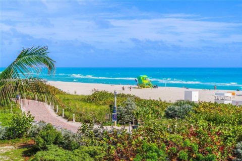 Condominio en venta en Miami Beach, Florida, 1 dormitorio, 59.46 m2 № 1999004 - foto 4