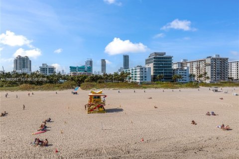 Condominio en venta en Miami Beach, Florida, 1 dormitorio, 59.46 m2 № 1999004 - foto 16