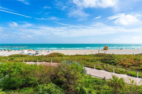 Condominio en venta en Miami Beach, Florida, 1 dormitorio, 59.46 m2 № 1999004 - foto 11