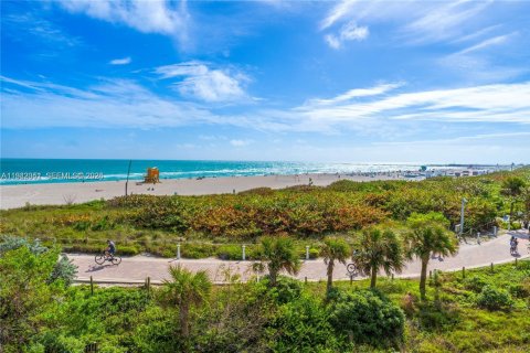 Condominio en venta en Miami Beach, Florida, 1 dormitorio, 59.46 m2 № 1999004 - foto 12