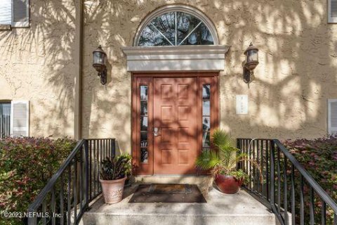 Condominio en venta en Jacksonville, Florida, 1 dormitorio, 70.42 m2 № 865843 - foto 1