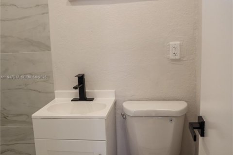 Casa en venta en Miami Gardens, Florida, 4 dormitorios, 134.89 m2 № 2003404 - foto 18