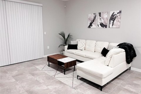 Touwnhouse à louer à Sarasota, Floride: 3 chambres, 155.43 m2 № 2434871 - photo 6