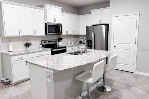 Touwnhouse à louer à Sarasota, Floride: 3 chambres, 155.43 m2 № 2434871 - photo 2