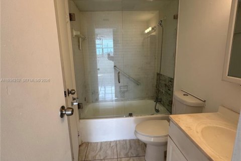 Copropriété à louer à North Miami Beach, Floride: 1 chambre, 61.13 m2 № 2027938 - photo 4