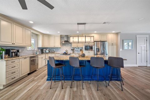 Townhouse in Indian Rocks Beach, Florida 6 bedrooms, 379.04 sq.m. № 1777870 - photo 13