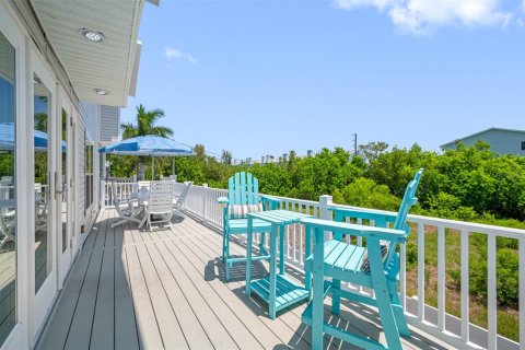 Townhouse in Indian Rocks Beach, Florida 6 bedrooms, 379.04 sq.m. № 1777870 - photo 23