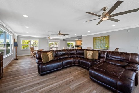 Townhouse in Indian Rocks Beach, Florida 6 bedrooms, 379.04 sq.m. № 1777870 - photo 22