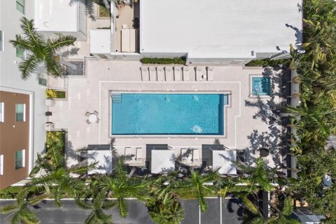 Condo in Sarasota, Florida, 3 bedrooms  № 2395824 - photo 24
