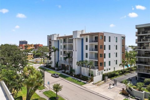 Condo in Sarasota, Florida, 3 bedrooms  № 2395824