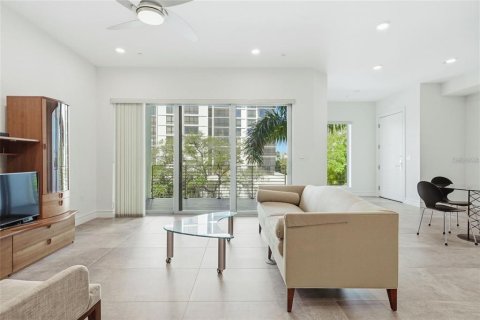 Condo in Sarasota, Florida, 3 bedrooms  № 2395824 - photo 5