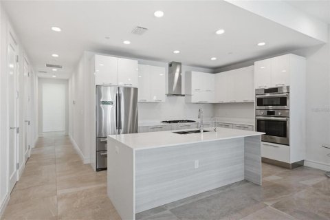 Condo in Sarasota, Florida, 3 bedrooms  № 2395824 - photo 8