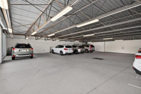 Condo in Sarasota, Florida, 3 bedrooms  № 2395824 - photo 27