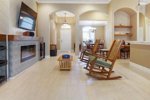 Купить виллу или дом в Ривервью, Флорида 12 комнат, 202.06м2, № 1732439 - фото 7