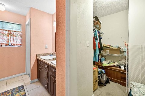 Casa en venta en New Port Richey, Florida, 3 dormitorios, 193.24 m2 № 1910291 - foto 25