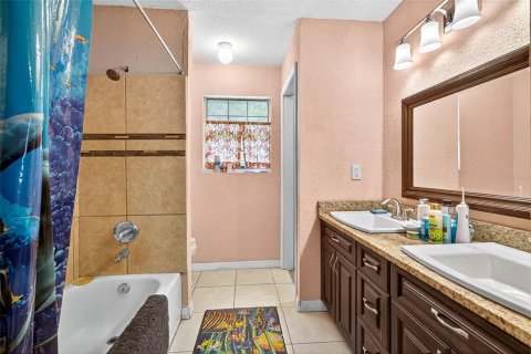 Casa en venta en New Port Richey, Florida, 3 dormitorios, 193.24 m2 № 1910291 - foto 26