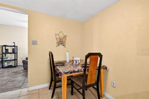Casa en venta en New Port Richey, Florida, 3 dormitorios, 193.24 m2 № 1910291 - foto 5