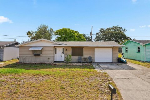 Casa en venta en Holiday, Florida, 2 dormitorios, 95.13 m2 № 1687033 - foto 1