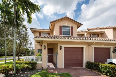Townhouse in Davie, Florida 3 bedrooms, 178.74 sq.m. № 2088419
