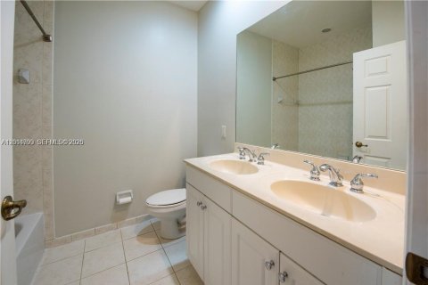 Townhouse in Davie, Florida 3 bedrooms, 178.74 sq.m. № 2088419 - photo 24
