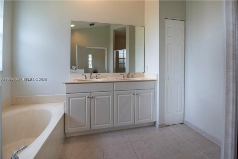 Townhouse in Davie, Florida 3 bedrooms, 178.74 sq.m. № 2088419 - photo 19