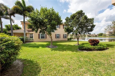 Townhouse in Davie, Florida 3 bedrooms, 178.74 sq.m. № 2088419 - photo 28