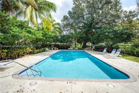 Townhouse in Davie, Florida 3 bedrooms, 178.74 sq.m. № 2088419 - photo 6
