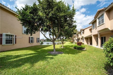 Townhouse in Davie, Florida 3 bedrooms, 178.74 sq.m. № 2088419 - photo 26