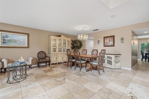 Villa ou maison à vendre à Palm Coast, Floride: 6 chambres, 366.03 m2 № 2430304 - photo 5