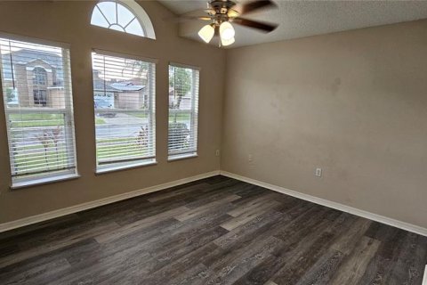 House in Orlando, Florida 4 bedrooms, 174.1 sq.m. № 1841604 - photo 7