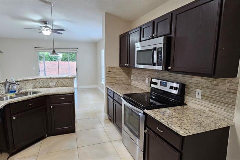 House in Orlando, Florida 4 bedrooms, 174.1 sq.m. № 1841604 - photo 6
