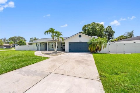 Villa ou maison à vendre à Clearwater, Floride: 3 chambres, 180.32 m2 № 2203768 - photo 2
