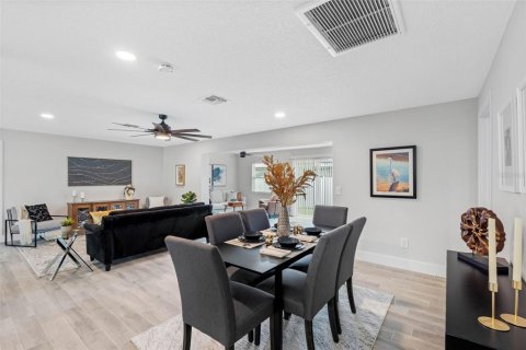 Villa ou maison à vendre à Clearwater, Floride: 3 chambres, 180.32 m2 № 2203768 - photo 11