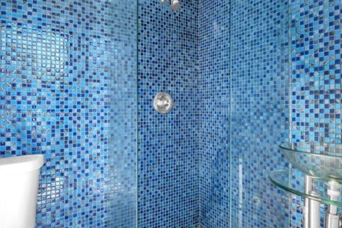 House in Miami, Florida 4 bedrooms, 265.89 sq.m. № 2024256 - photo 23