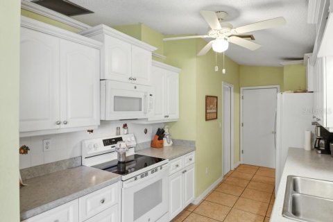 House in Port Charlotte, Florida 3 bedrooms, 123.37 sq.m. № 2388127 - photo 12