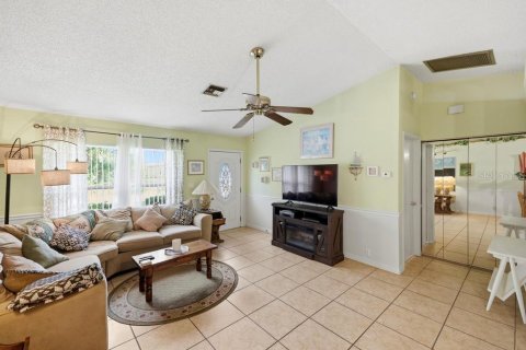 House in Port Charlotte, Florida 3 bedrooms, 123.37 sq.m. № 2388127 - photo 7