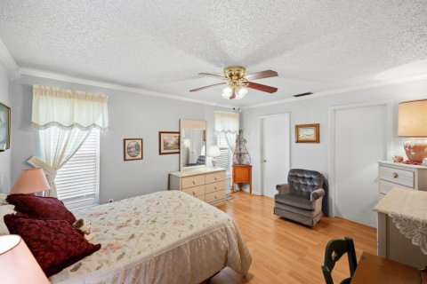House in Port Charlotte, Florida 3 bedrooms, 123.37 sq.m. № 2388127 - photo 16