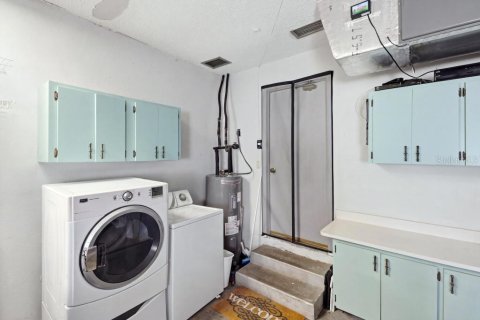 House in Port Charlotte, Florida 3 bedrooms, 123.37 sq.m. № 2388127 - photo 26