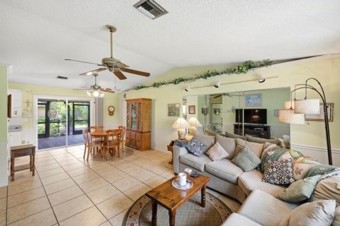 House in Port Charlotte, Florida 3 bedrooms, 123.37 sq.m. № 2388127 - photo 9