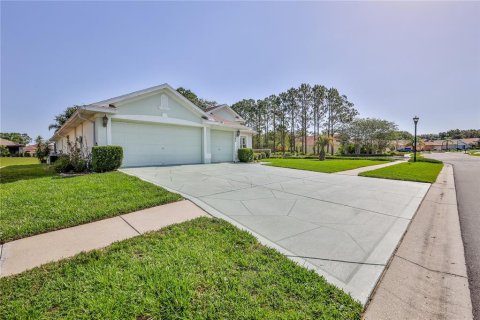 Villa ou maison à vendre à Spring Hill, Floride: 4 chambres, 212.75 m2 № 1719415 - photo 1