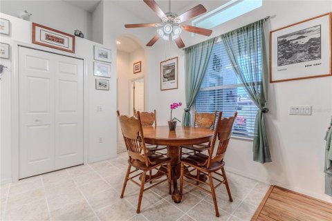 Villa ou maison à vendre à Spring Hill, Floride: 4 chambres, 212.75 m2 № 1719415 - photo 21