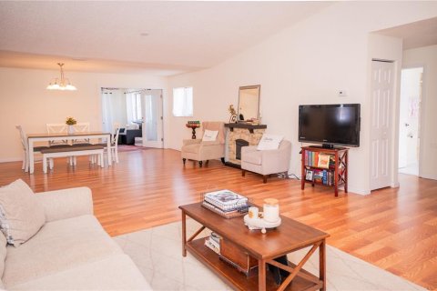 House in Palm Coast, Florida 3 bedrooms, 131.18 sq.m. № 2411685 - photo 8