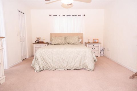 House in Palm Coast, Florida 3 bedrooms, 131.18 sq.m. № 2411685 - photo 17