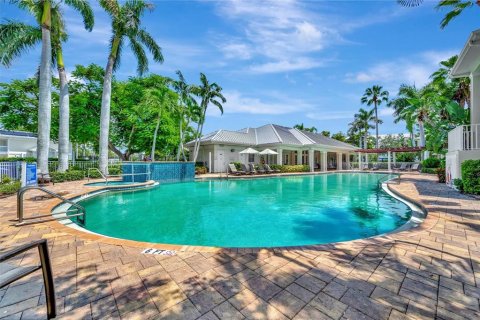 Townhouse in Bradenton, Florida 3 bedrooms, 282.98 sq.m. № 1876073 - photo 3