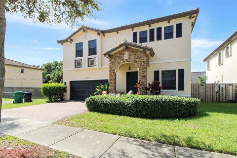Villa ou maison à louer à Miami, Floride: 4 chambres № 1950902 - photo 5