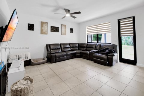 Villa ou maison à louer à Miami, Floride: 4 chambres № 1950902 - photo 10