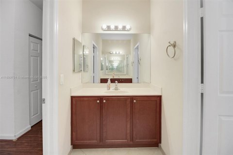 Villa ou maison à louer à Miami, Floride: 4 chambres № 1950902 - photo 22