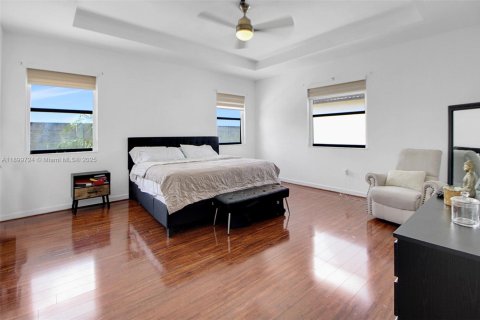 Villa ou maison à louer à Miami, Floride: 4 chambres № 1950902 - photo 17