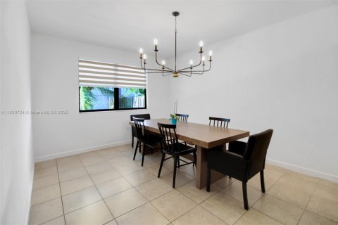 Villa ou maison à louer à Miami, Floride: 4 chambres № 1950902 - photo 8