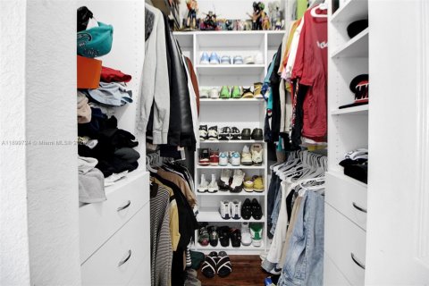 Villa ou maison à louer à Miami, Floride: 4 chambres № 1950902 - photo 18